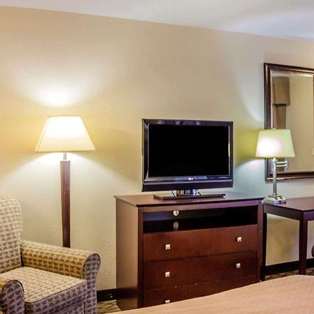 Quality Inn Waterbury Εξωτερικό φωτογραφία