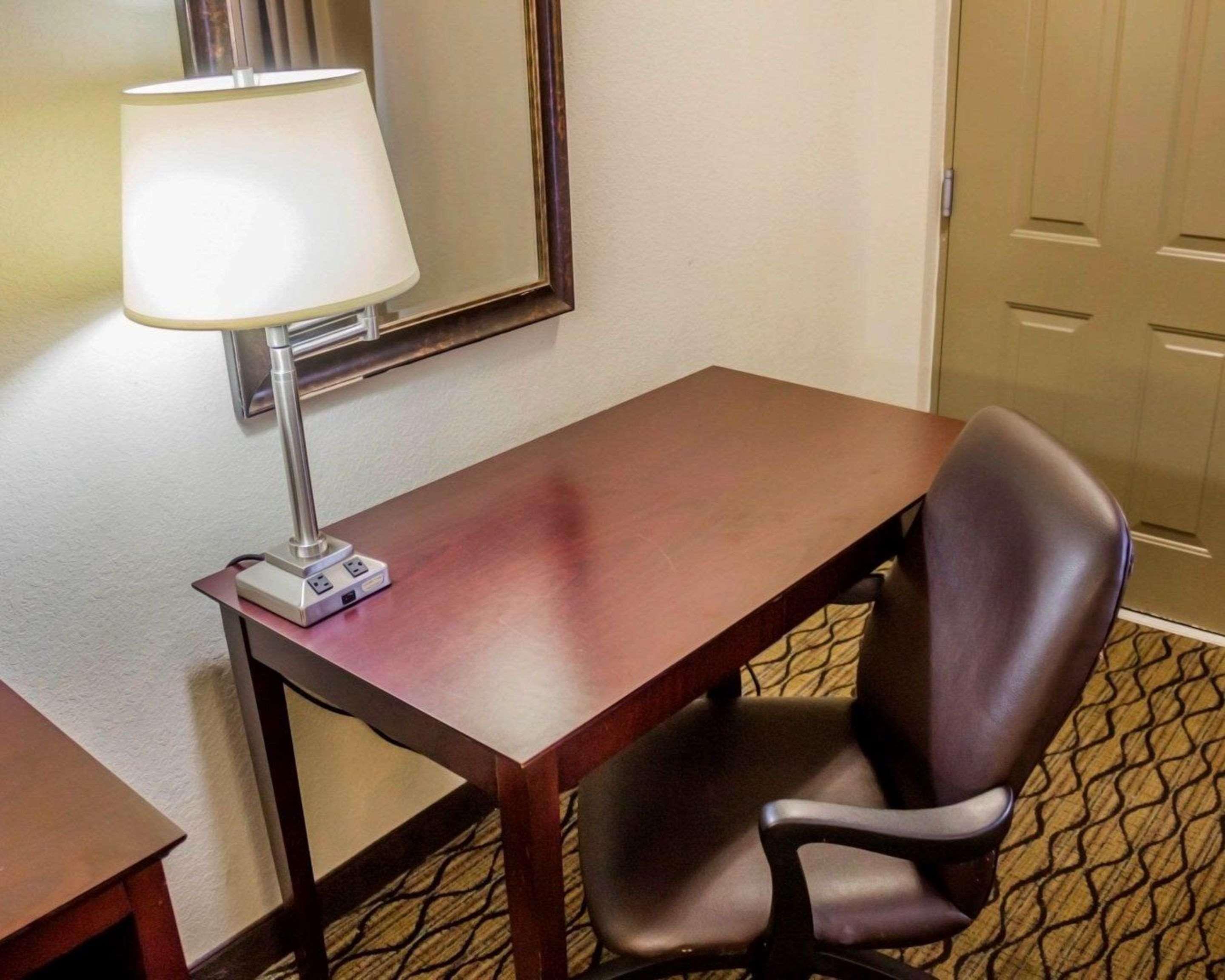 Quality Inn Waterbury Εξωτερικό φωτογραφία