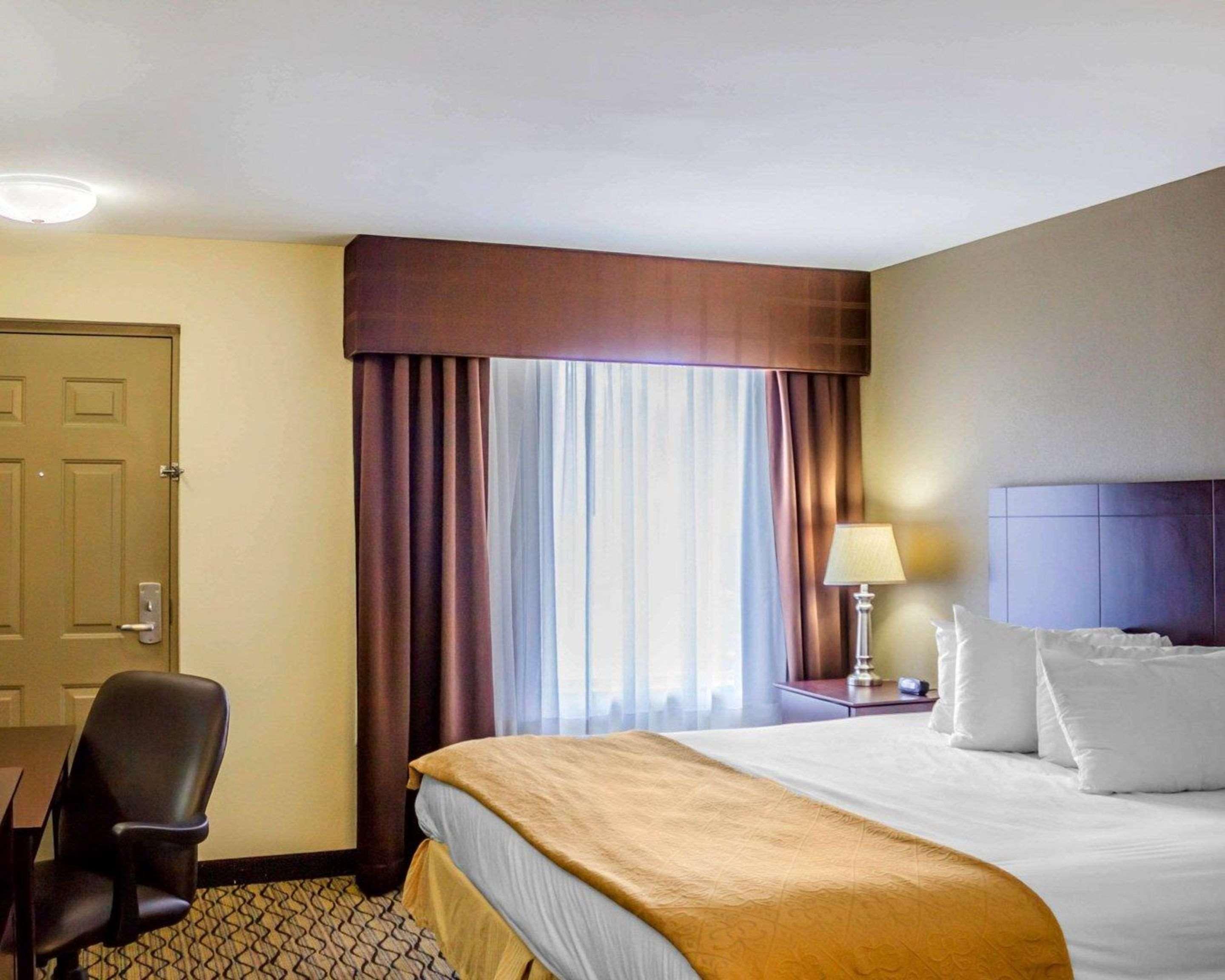 Quality Inn Waterbury Εξωτερικό φωτογραφία