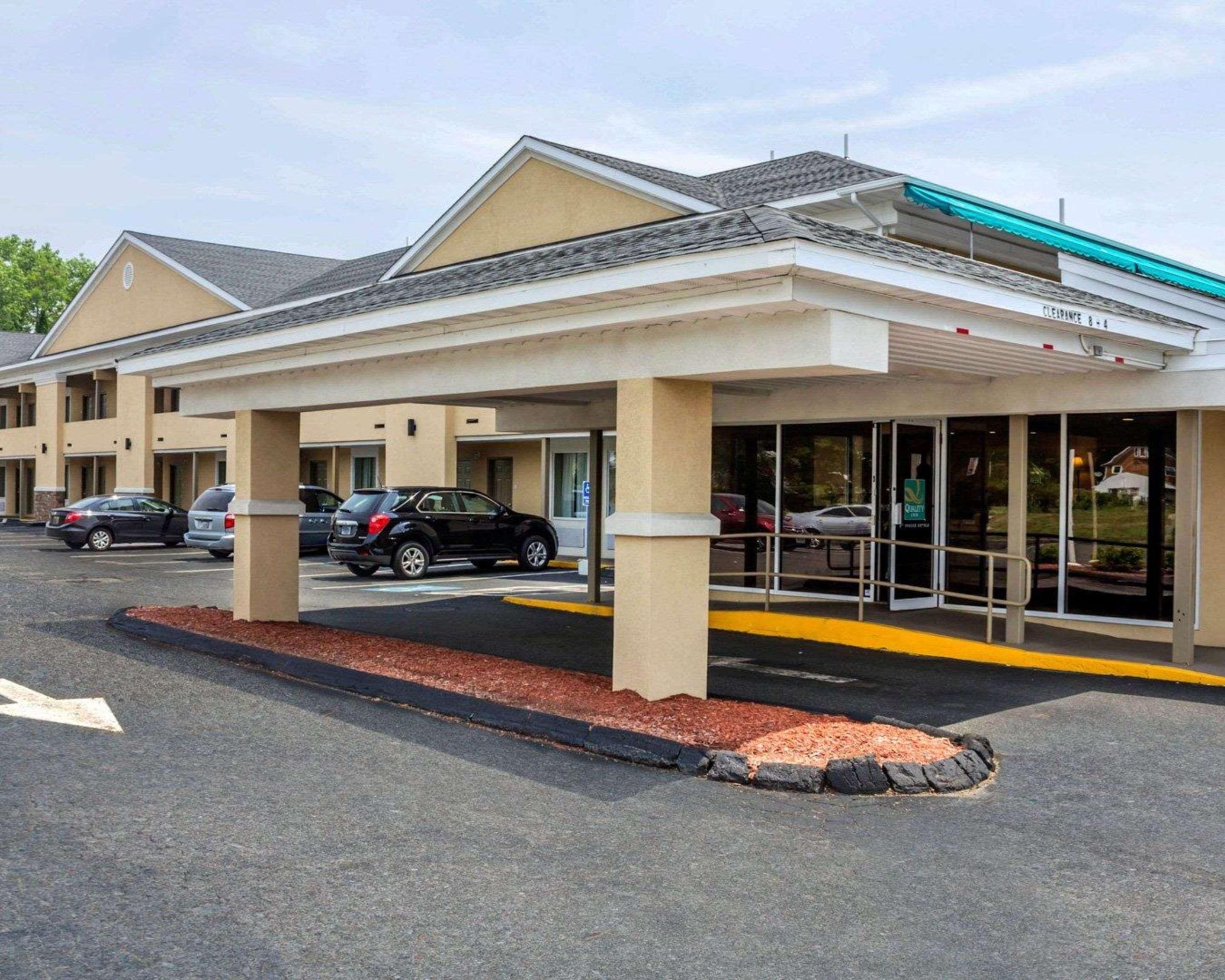 Quality Inn Waterbury Εξωτερικό φωτογραφία