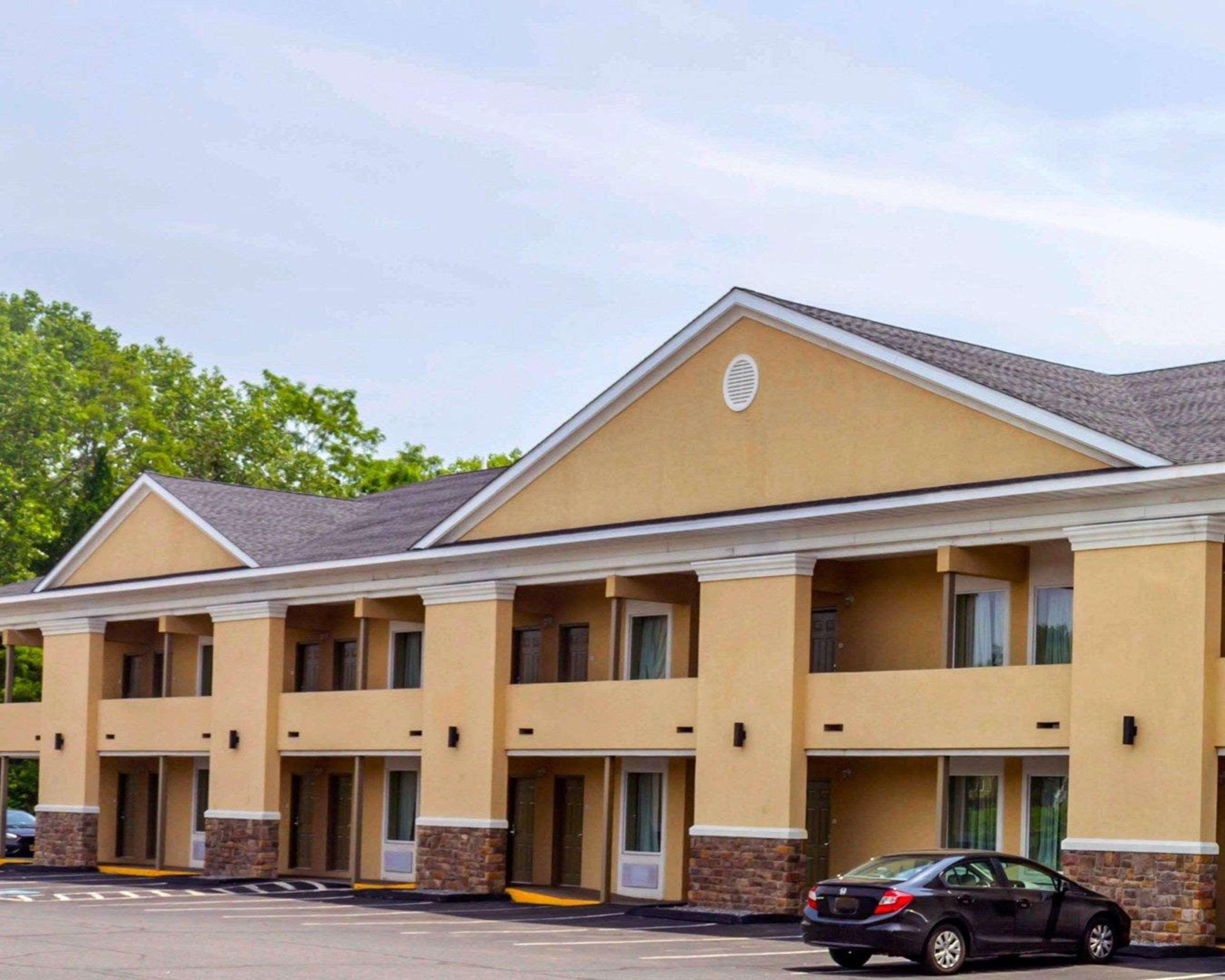 Quality Inn Waterbury Εξωτερικό φωτογραφία