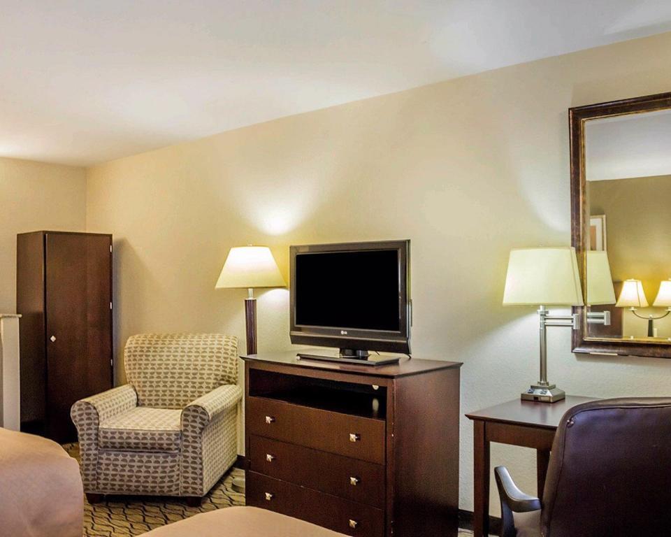 Quality Inn Waterbury Εξωτερικό φωτογραφία