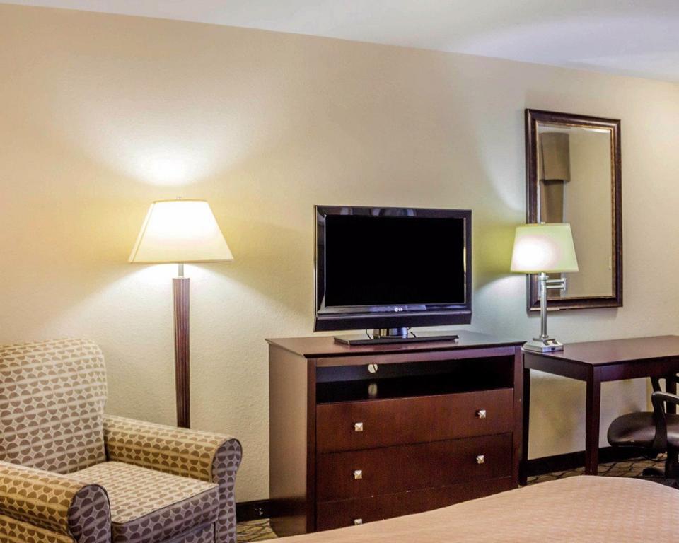 Quality Inn Waterbury Εξωτερικό φωτογραφία