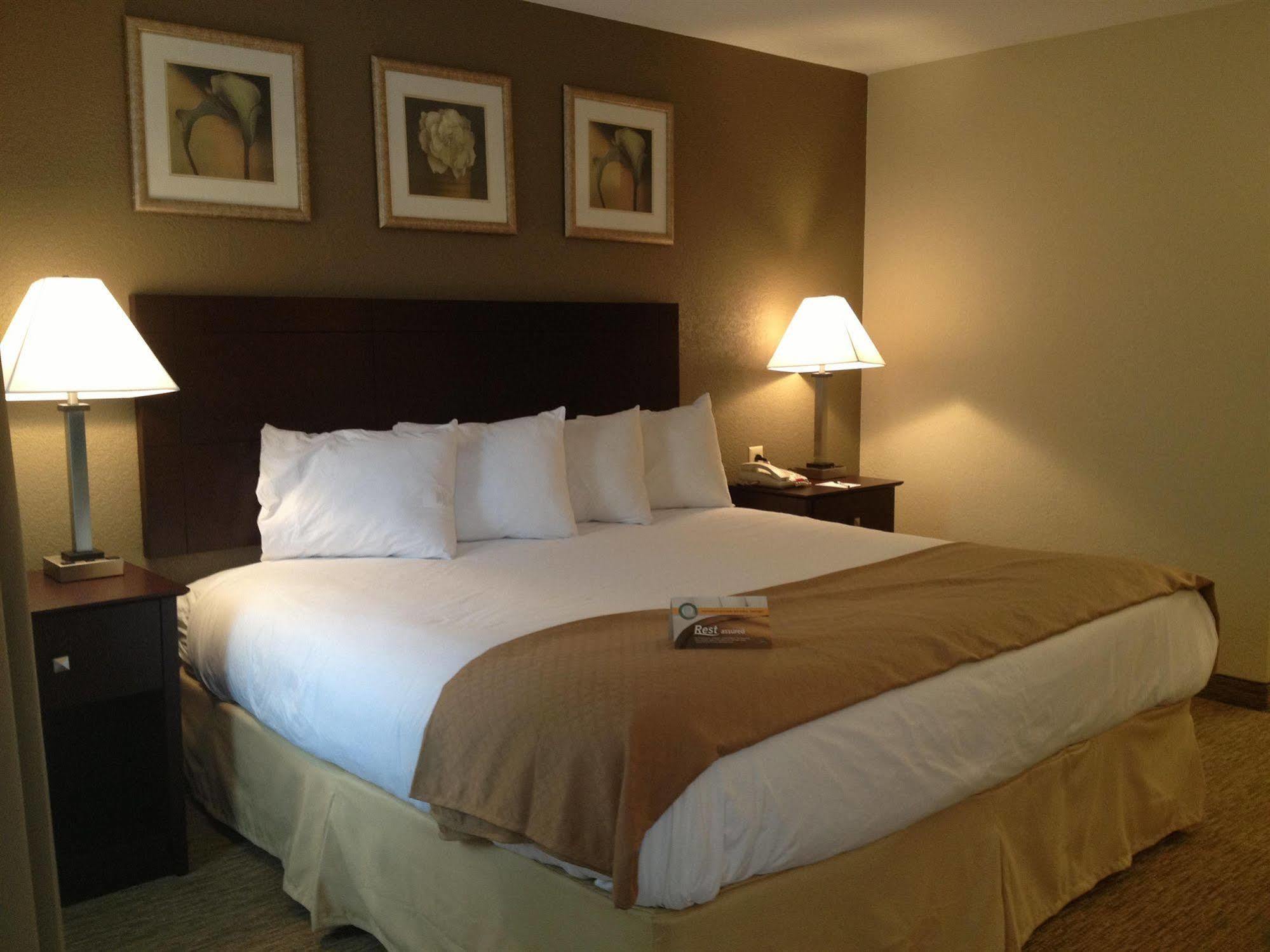 Quality Inn Waterbury Εξωτερικό φωτογραφία