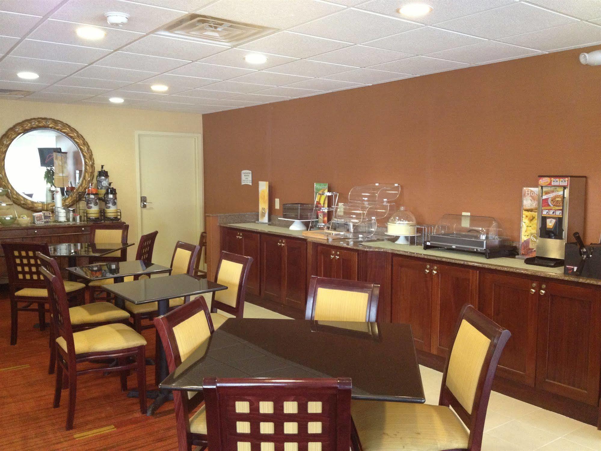 Quality Inn Waterbury Εξωτερικό φωτογραφία