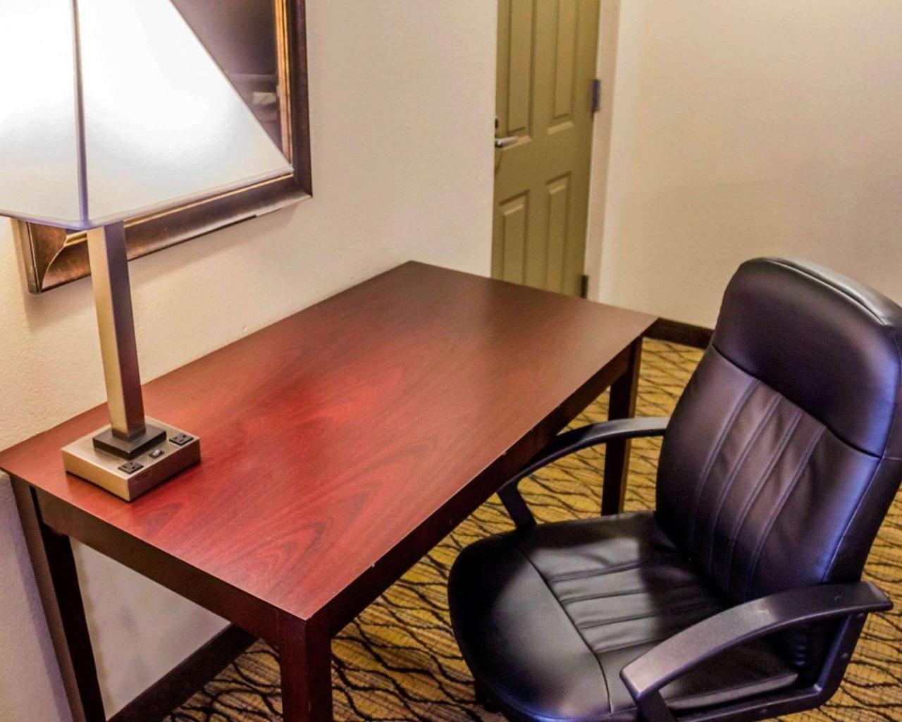 Quality Inn Waterbury Εξωτερικό φωτογραφία